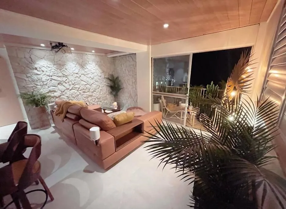 Chic Beachside Getaway 2Br 2Bath Fully Equipped Apartment Gold Coast