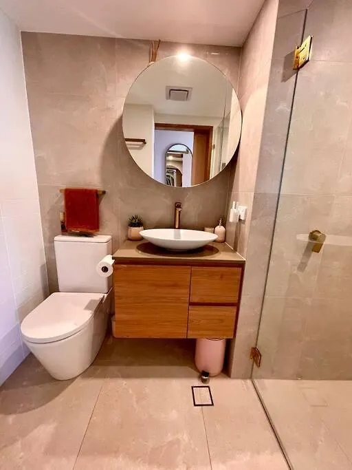 Chic Beachside Getaway 2Br 2Bath Fully Equipped Apartment Gold Coast