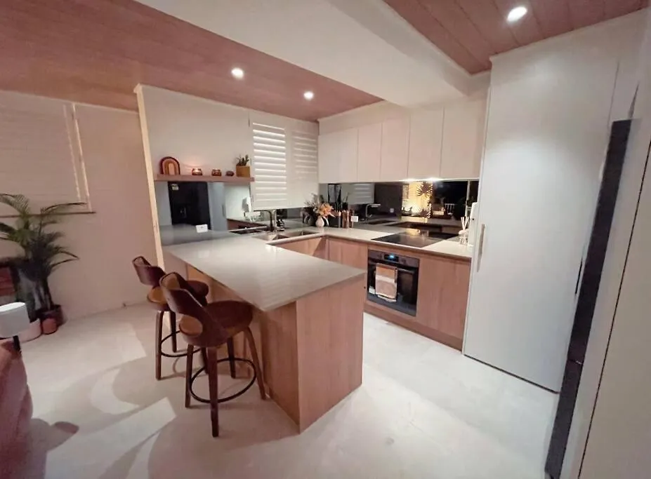 Chic Beachside Getaway 2Br 2Bath Fully Equipped Apartment Gold Coast