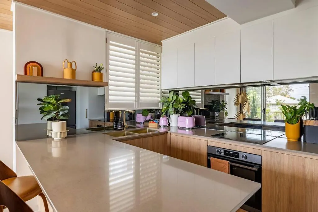 Chic Beachside Getaway 2Br 2Bath Fully Equipped Apartment Gold Coast Australia