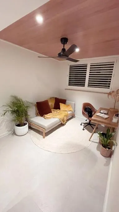 Chic Beachside Getaway 2Br 2Bath Fully Equipped Apartment Gold Coast 0*,  Australia